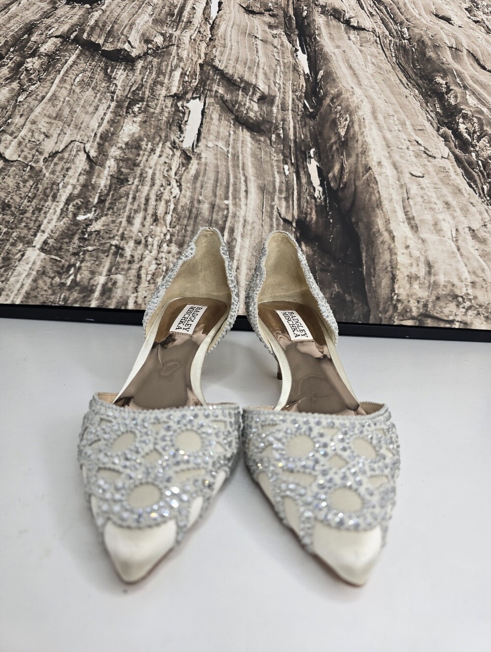 Badgley Mischka Ivory Ginny Rhinestone Pumps Sz 7 - Picture 12 of 12